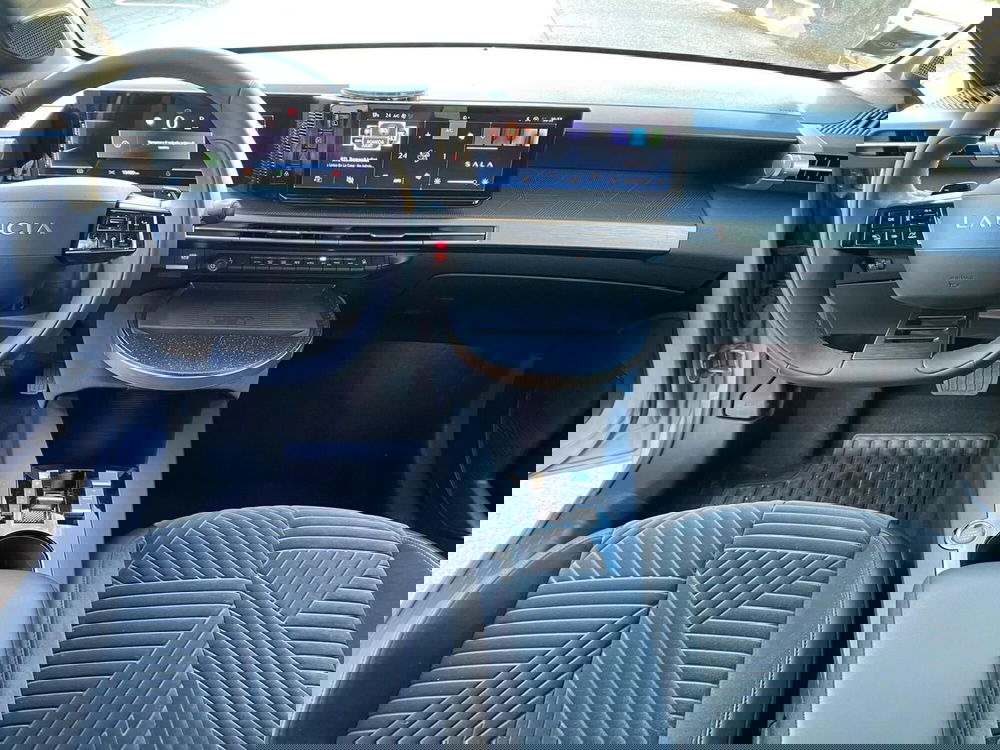 Lancia Ypsilon usata a Milano (10)