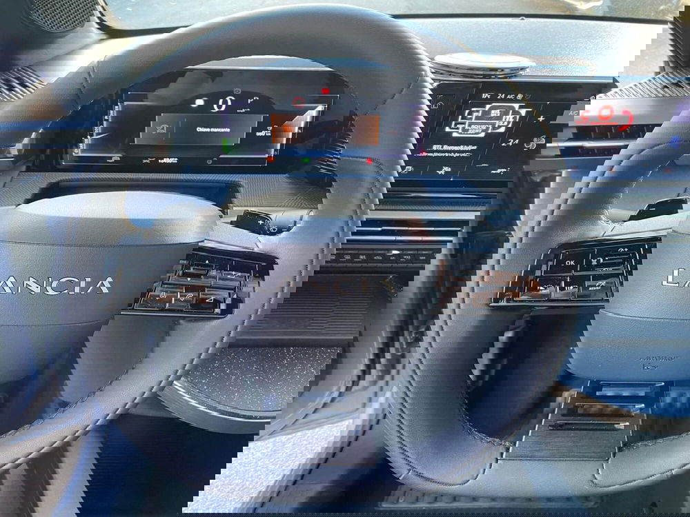 Lancia Ypsilon usata a Milano (11)