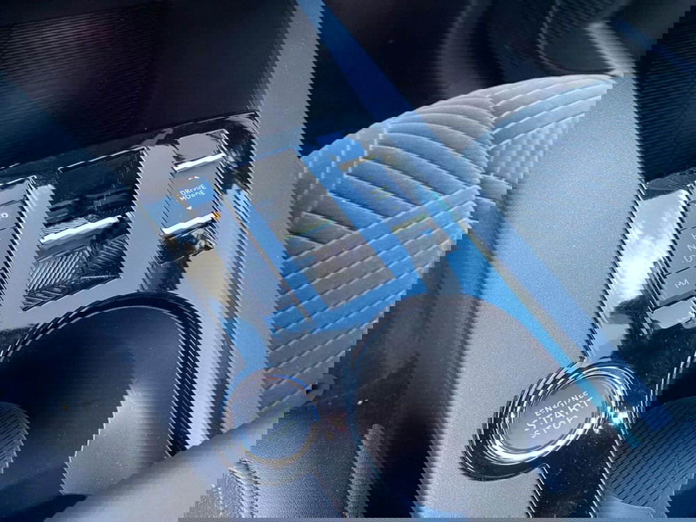 Lancia Ypsilon usata a Milano (18)