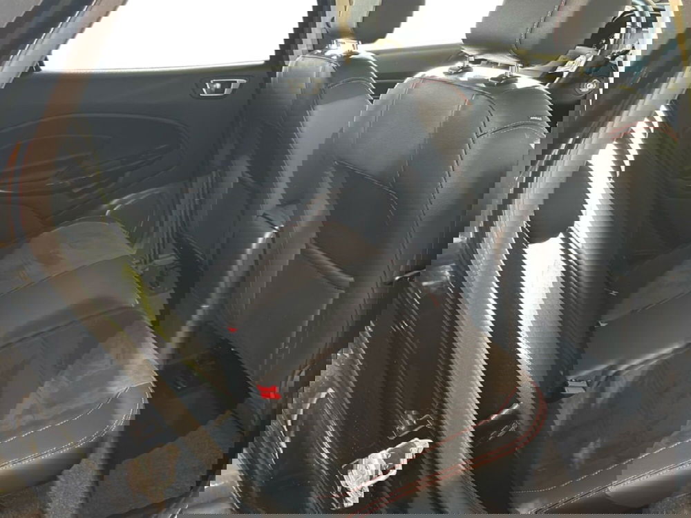Ford EcoSport usata a Massa-Carrara (9)