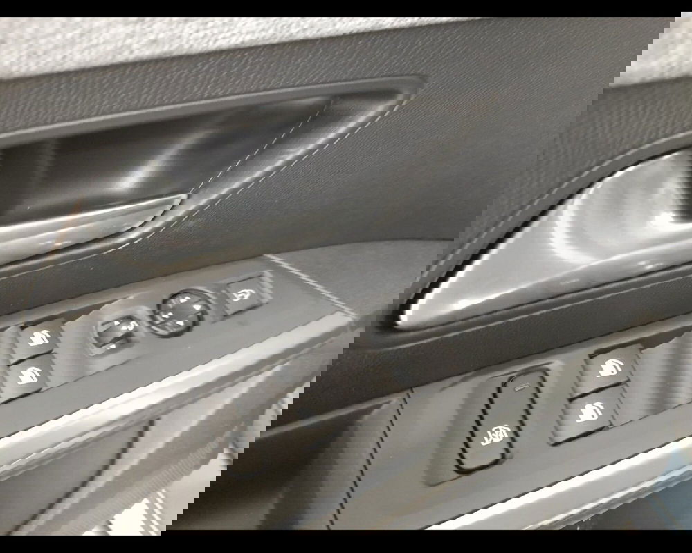 Peugeot 5008 nuova a Alessandria (18)