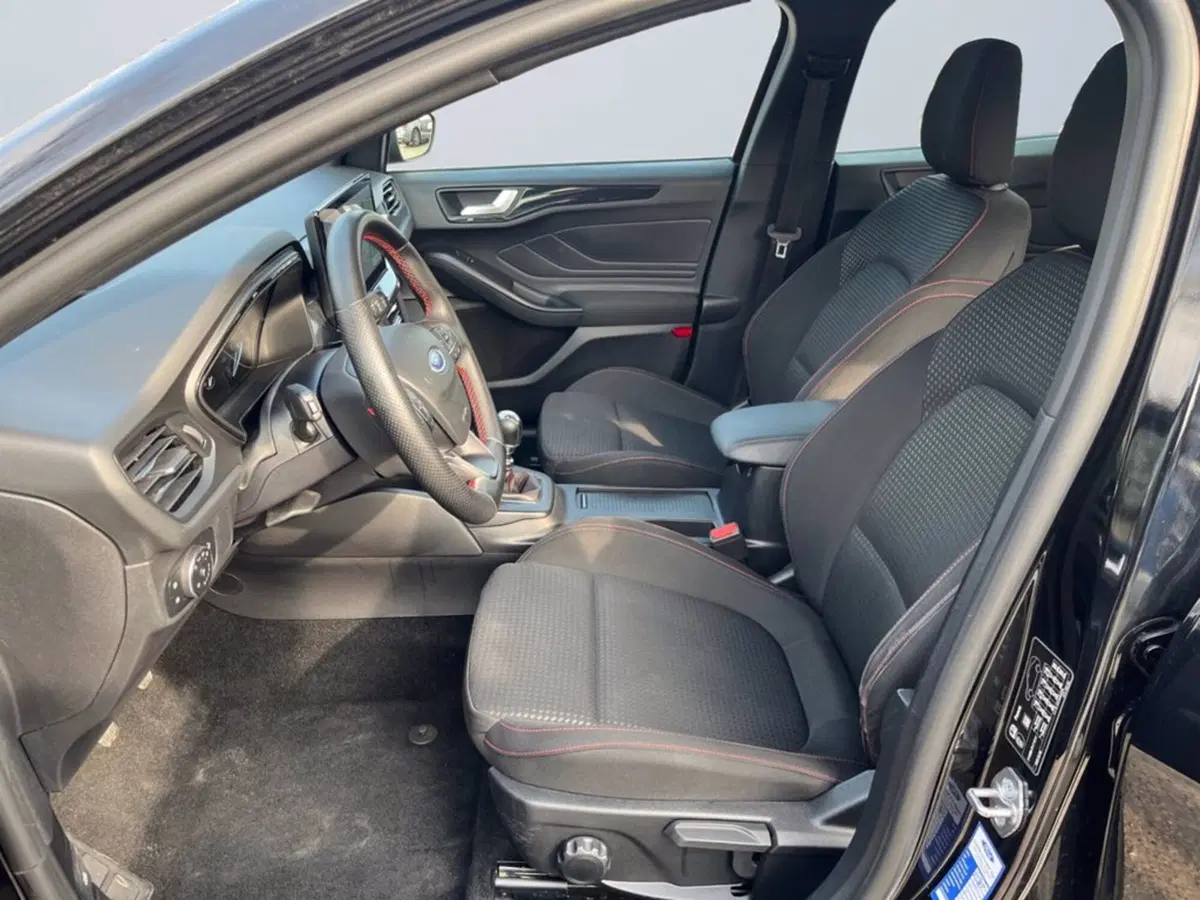 Ford Focus Station Wagon usata a Milano (9)