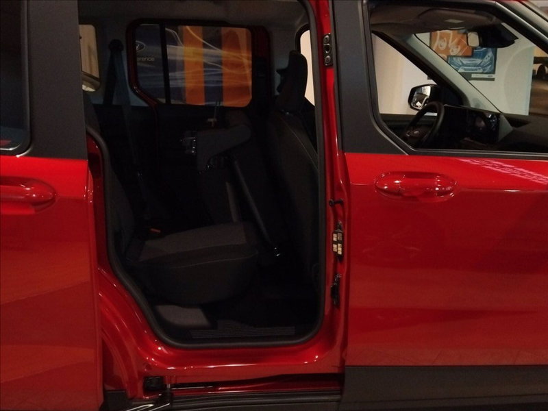 Ford Tourneo Courier nuova a Milano (10)