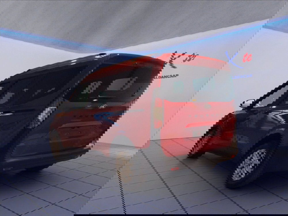 Ford Tourneo Courier nuova a Milano (7)