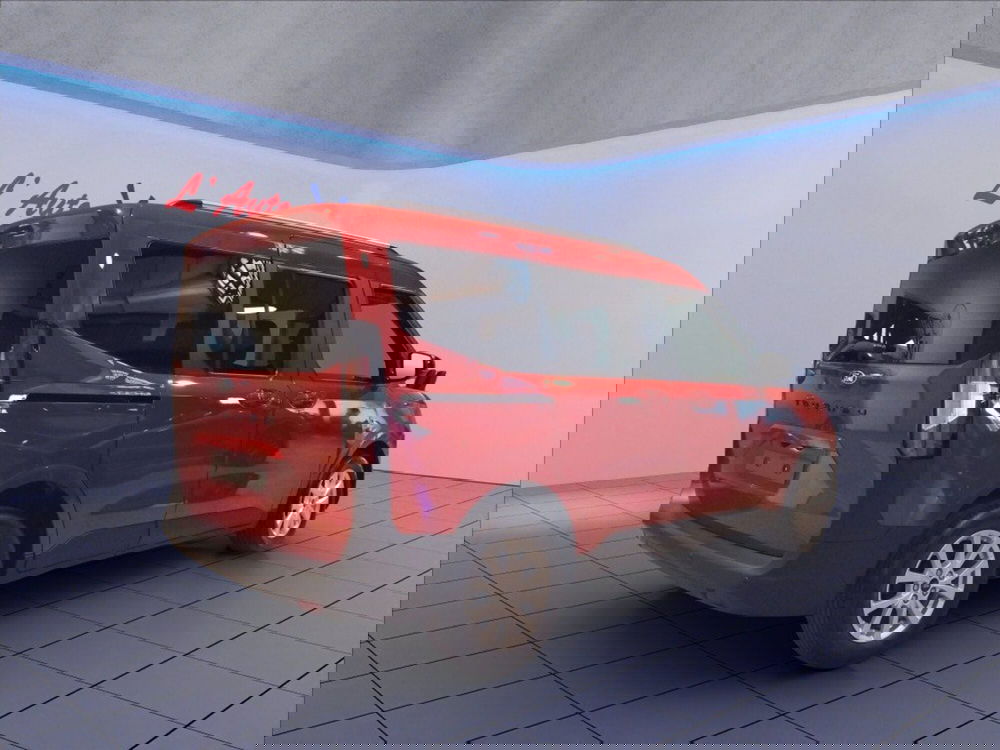 Ford Tourneo Courier nuova a Milano (9)