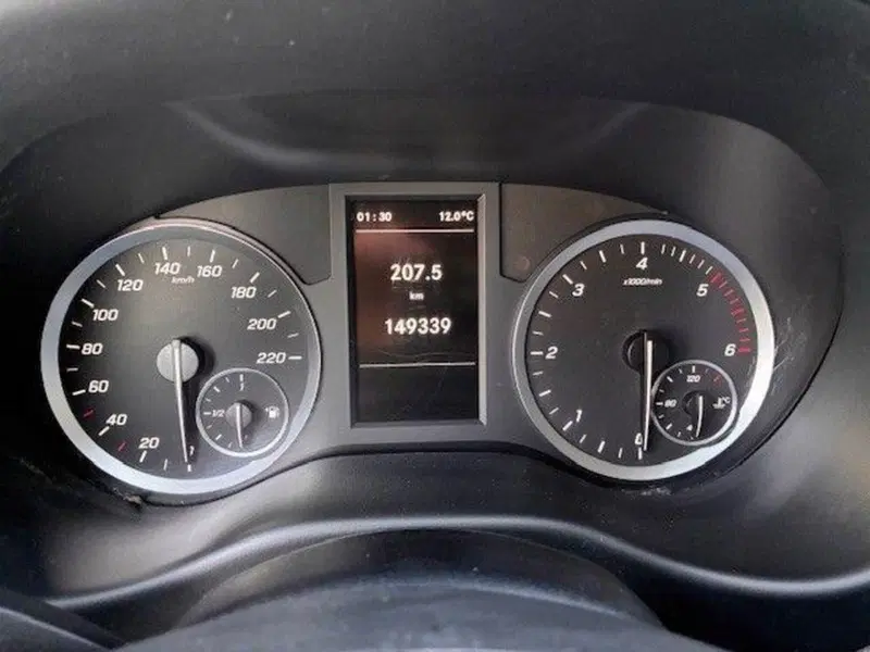 Mercedes-Benz Vito usata a Milano (9)