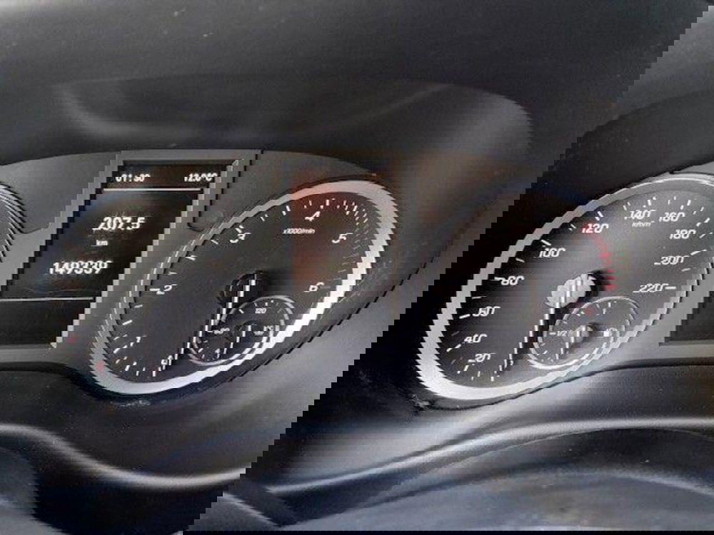 Mercedes-Benz Vito usata a Milano (9)