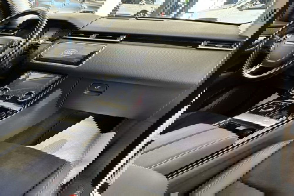 Land Rover Range Rover Velar usata a Latina (9)