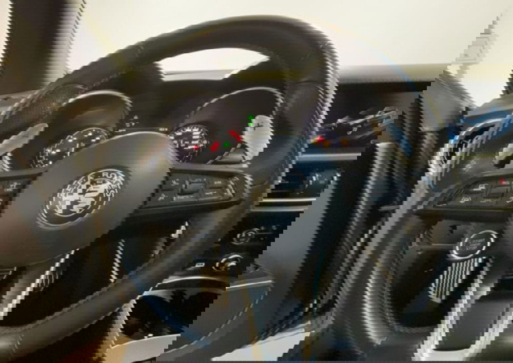 Alfa Romeo Stelvio usata a Firenze (10)