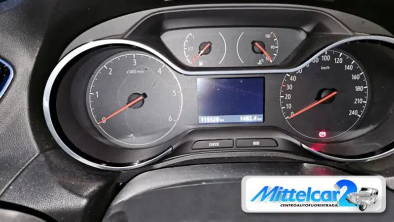 Opel Grandland X usata a Udine (9)