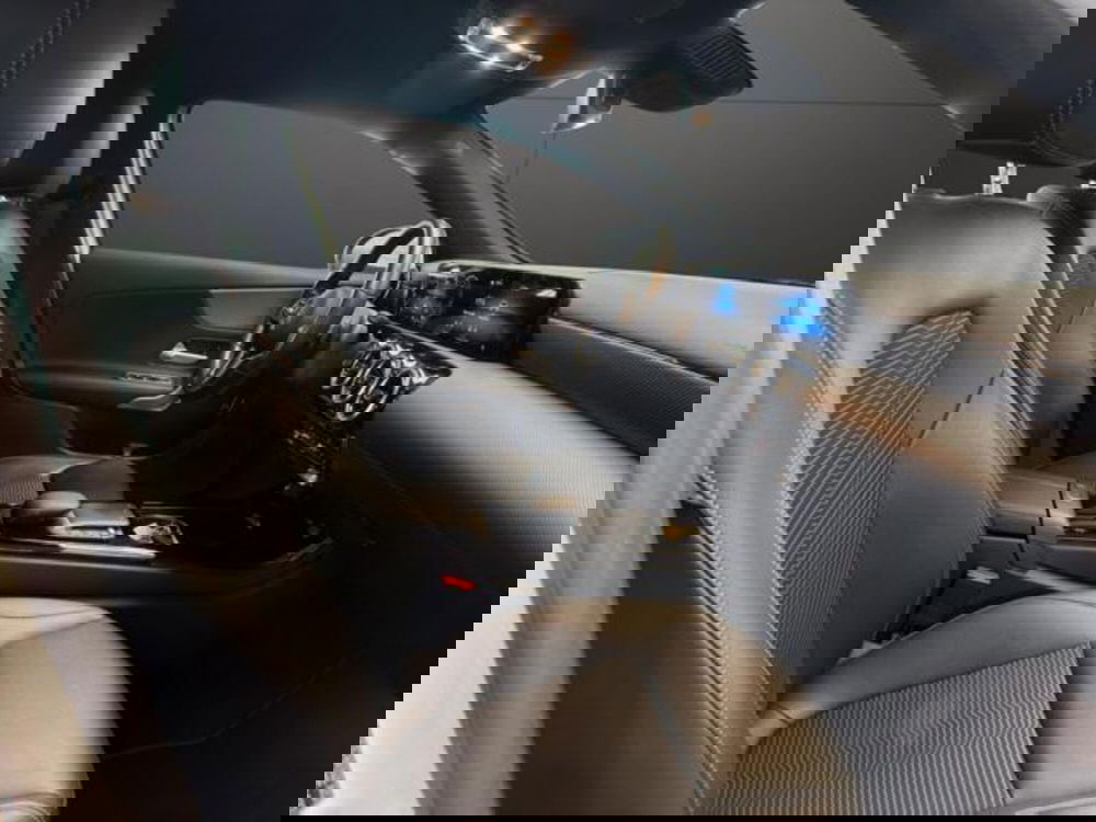 Mercedes-Benz Classe A usata a Milano (11)