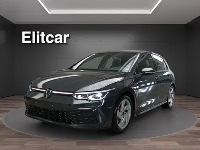 Volkswagen Golf 2.0 TSI GTI DSG del 2024 usata a Magenta