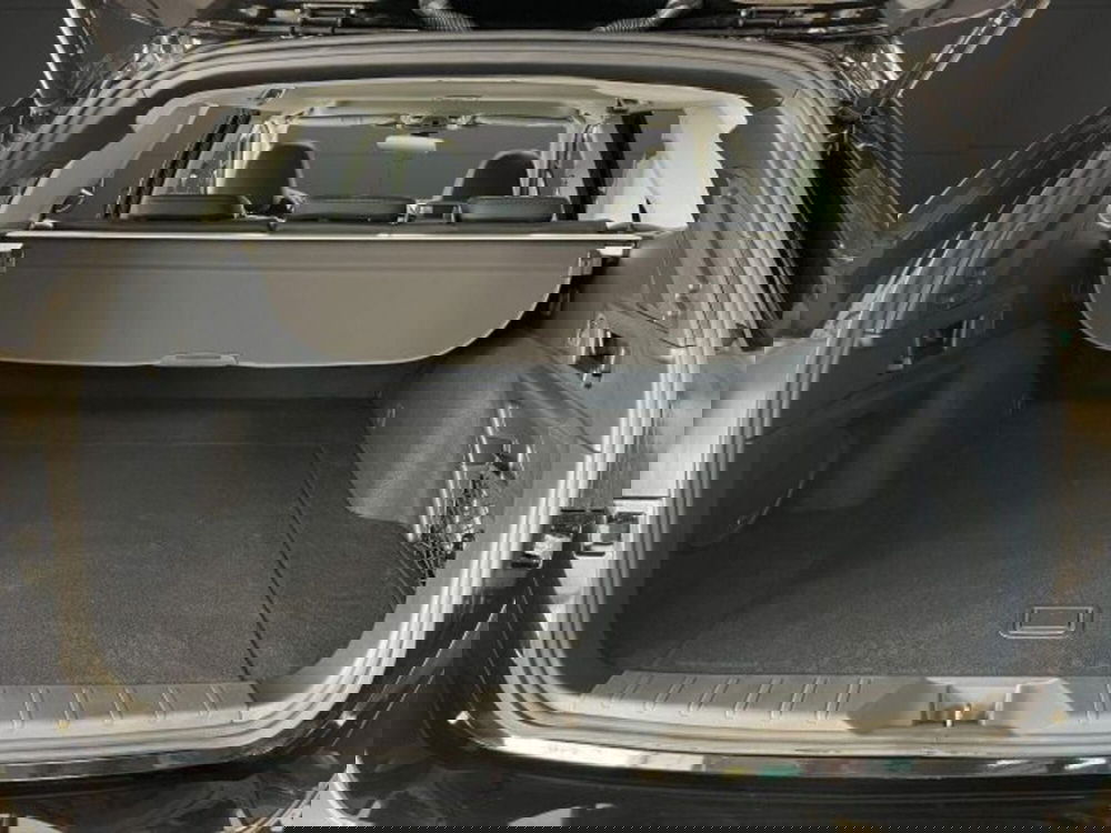 Subaru Outback nuova a Novara (16)