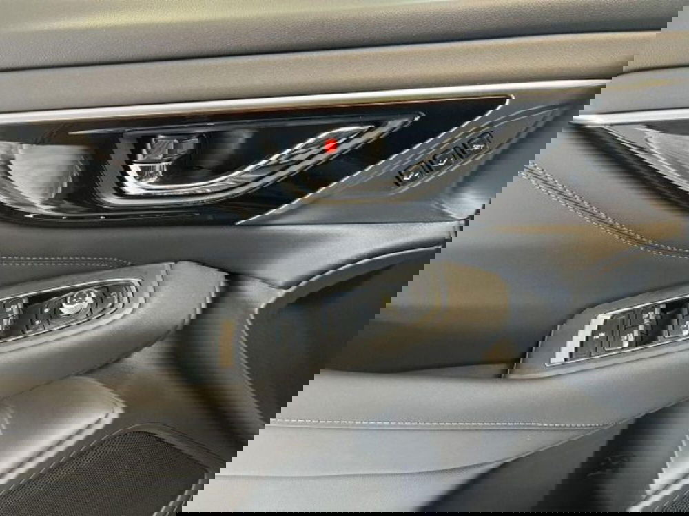 Subaru Outback nuova a Novara (15)