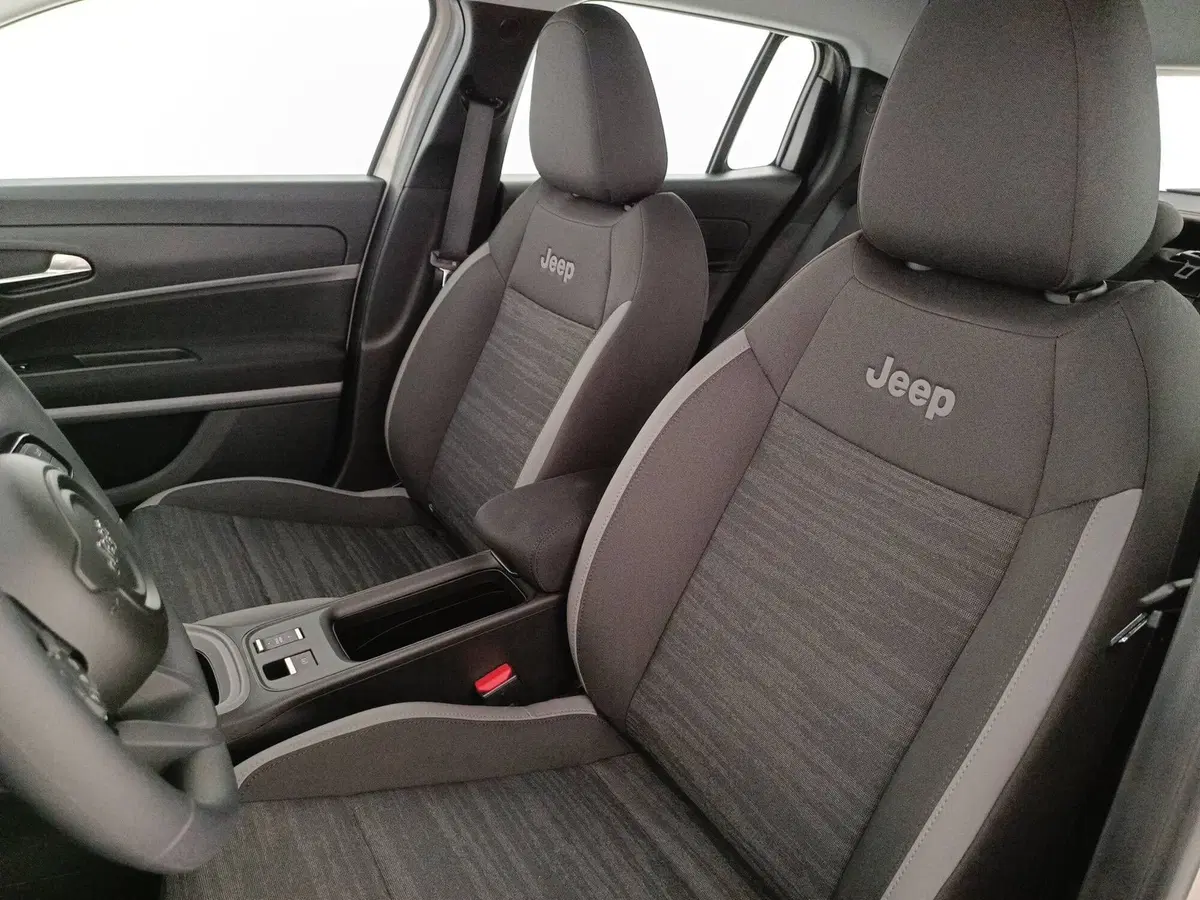 Jeep Avenger nuova a Treviso (10)