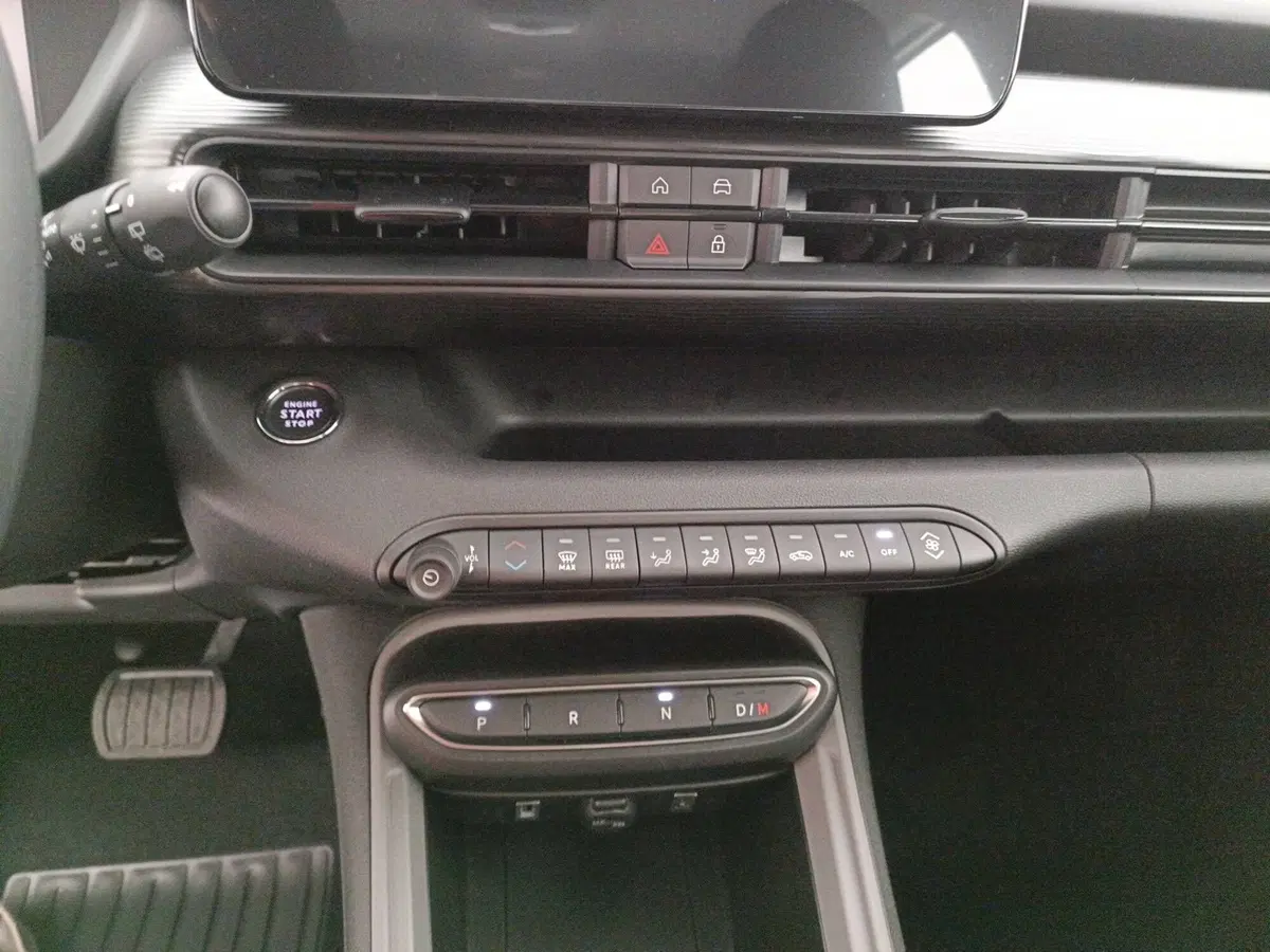 Jeep Avenger nuova a Treviso (15)
