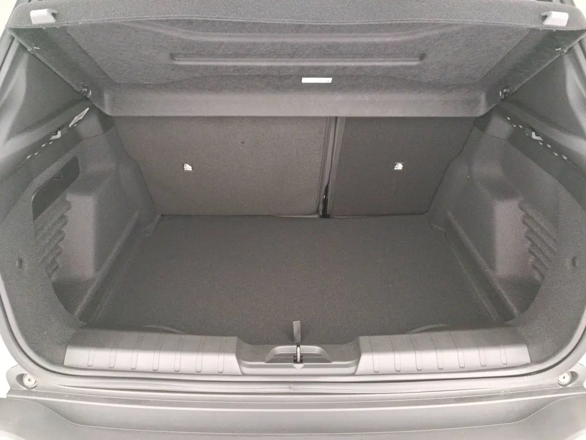 Jeep Avenger nuova a Treviso (17)
