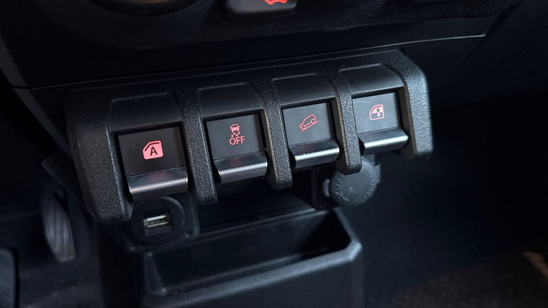 Suzuki Jimny usata a Treviso (11)