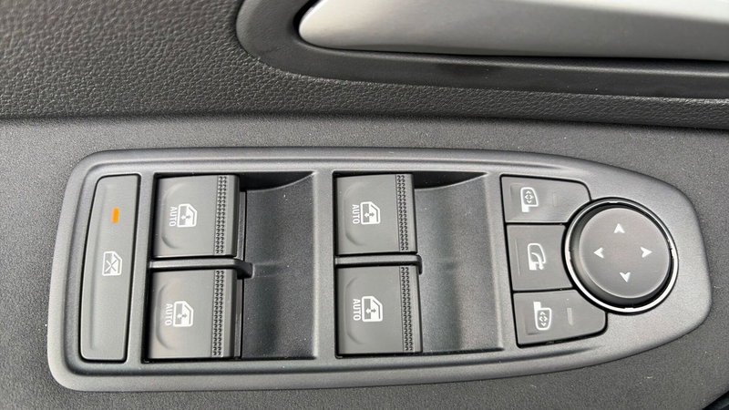 Dacia Bigster nuova a Treviso (18)