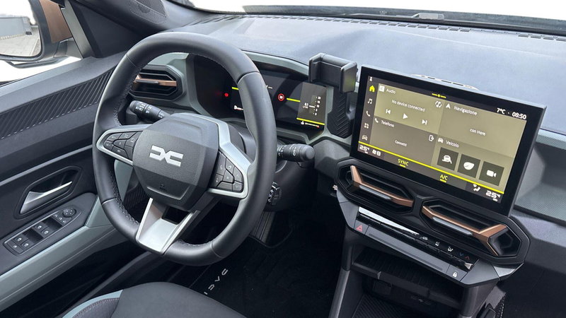 Dacia Bigster usata a Treviso (12)