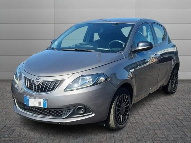Lancia Ypsilon usata a Roma