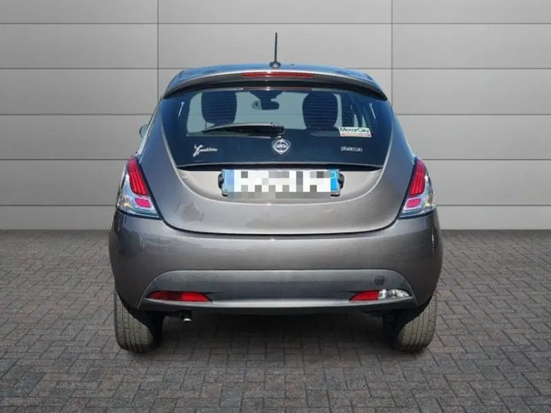 Lancia Ypsilon usata a Roma (11)