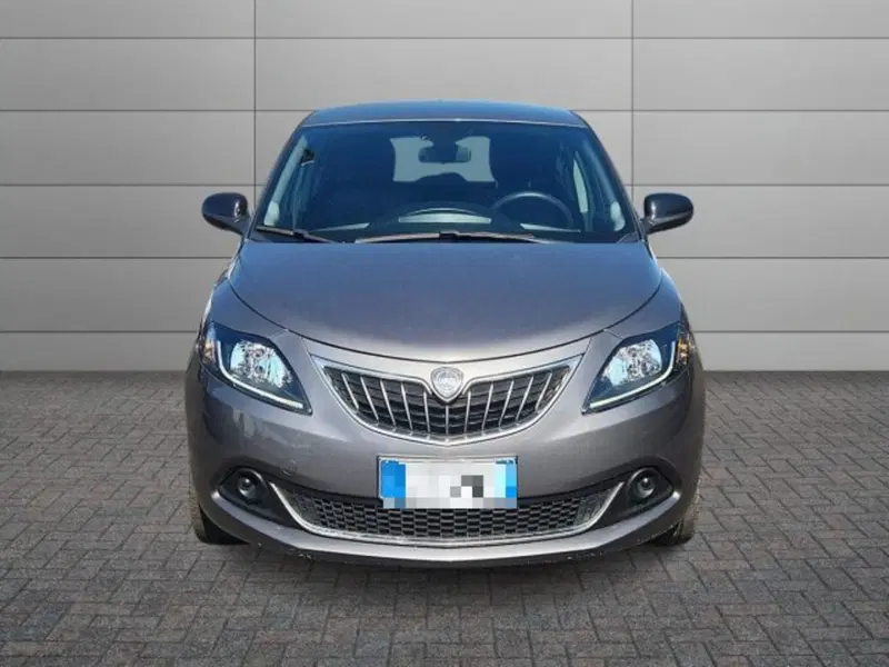 Lancia Ypsilon usata a Roma (12)