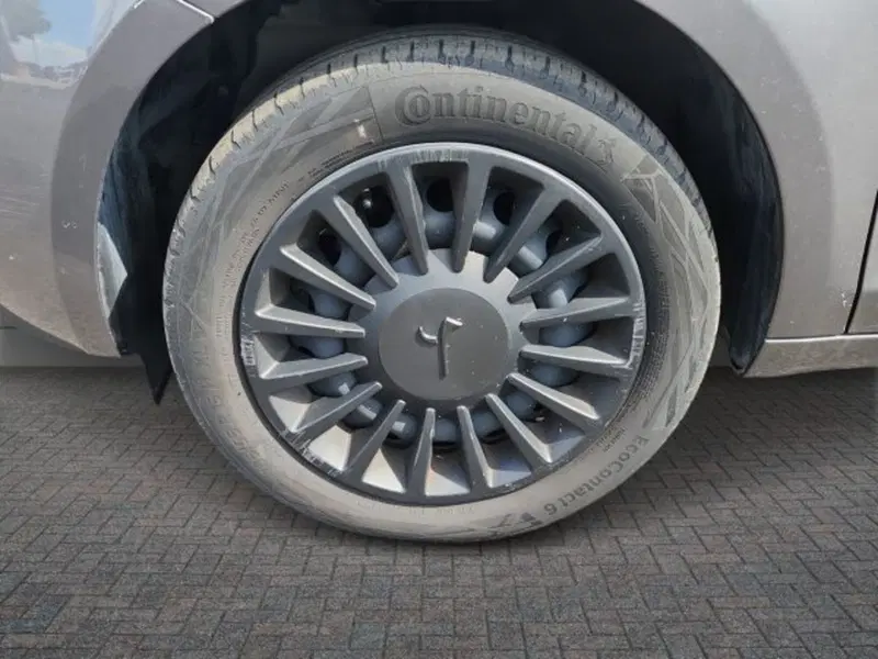 Lancia Ypsilon usata a Roma (13)