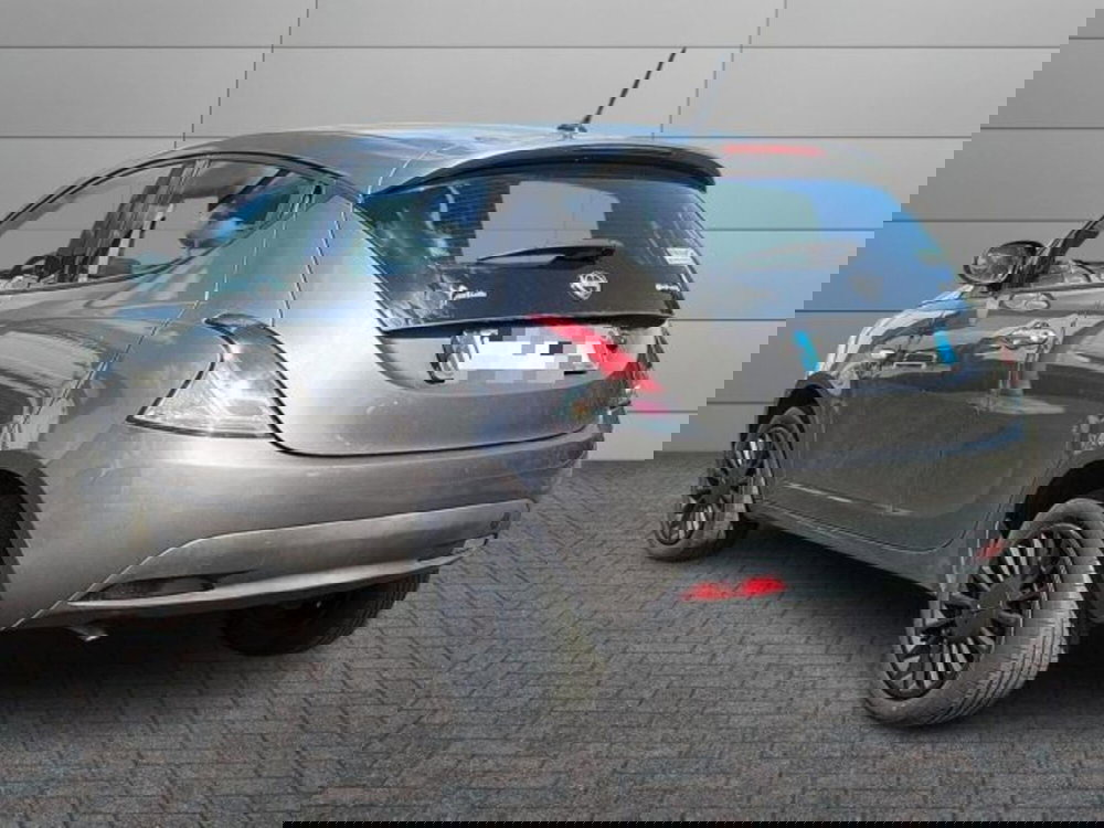 Lancia Ypsilon usata a Roma (4)