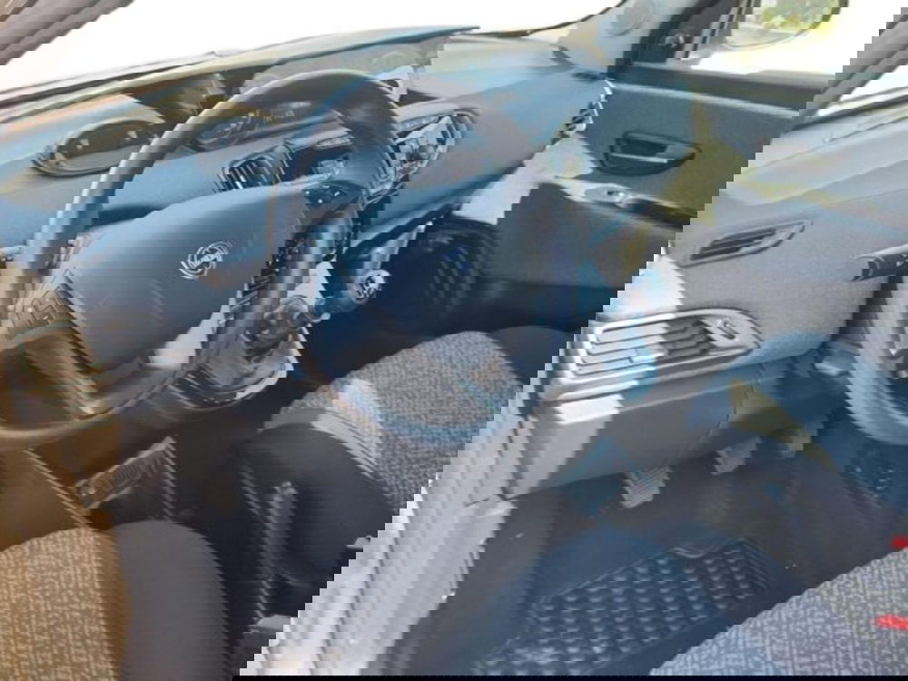 Lancia Ypsilon usata a Roma (6)