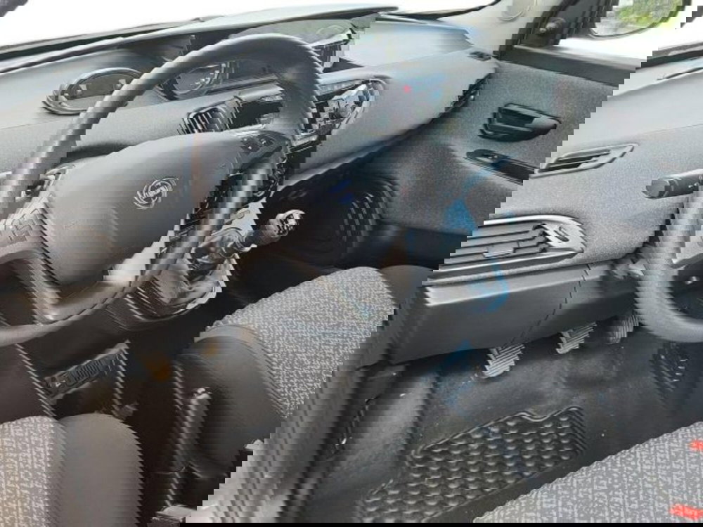 Lancia Ypsilon usata a Roma (7)