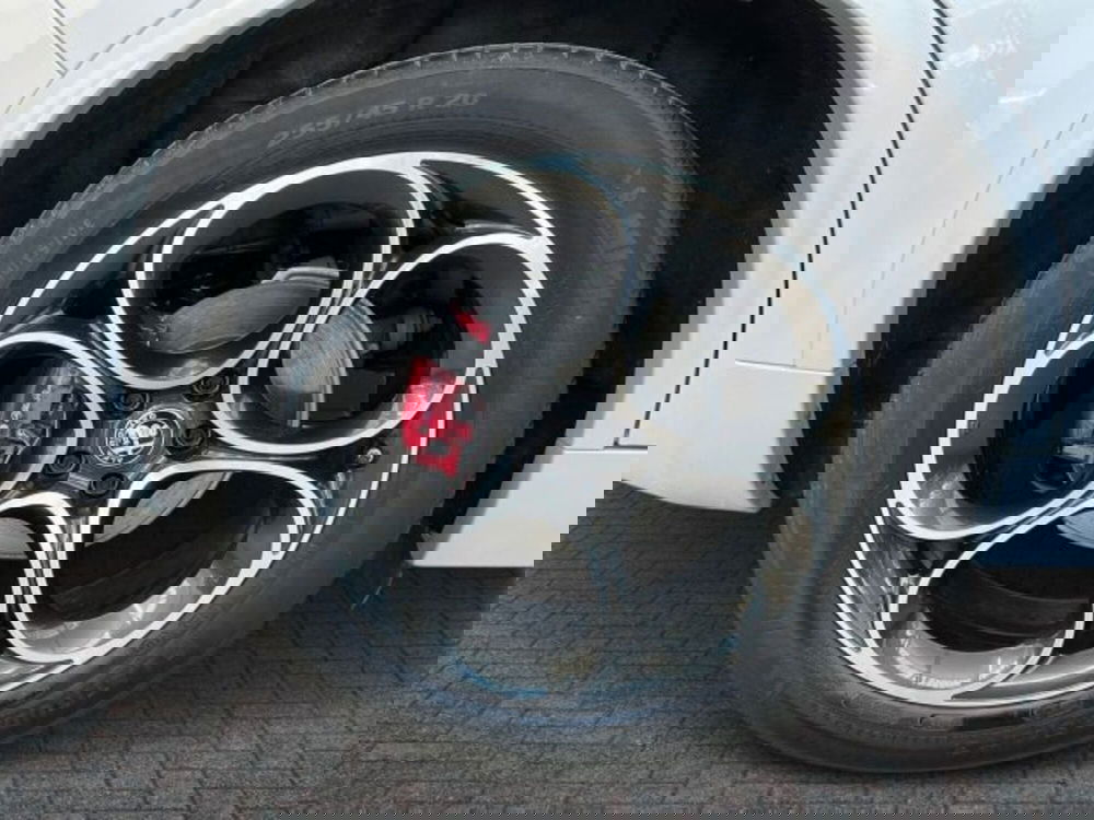 Alfa Romeo Stelvio usata a Verona (7)