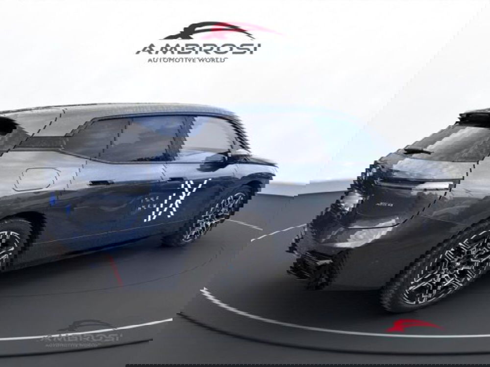 BMW iX usata a Perugia (3)