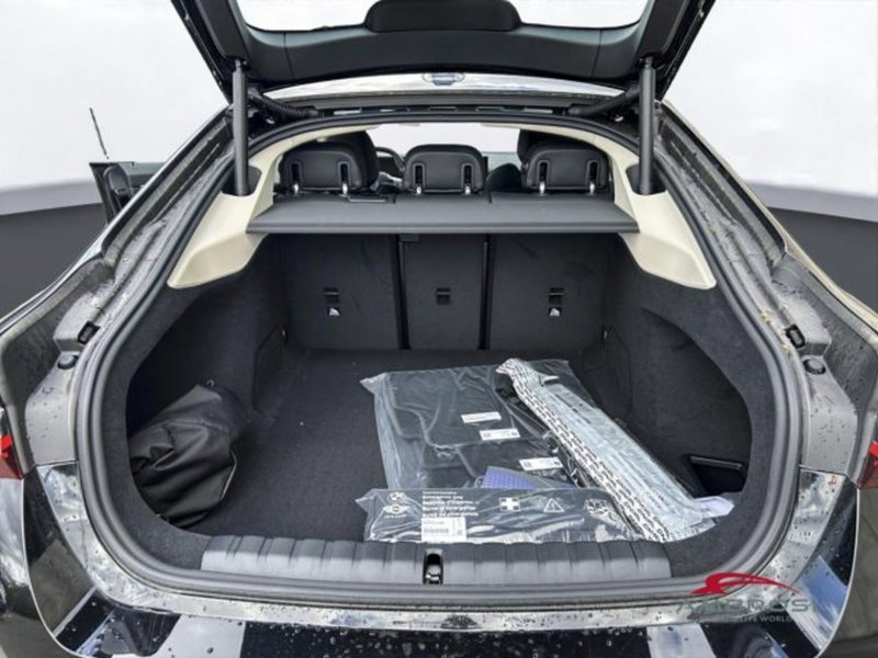 BMW i4 usata a Perugia (9)