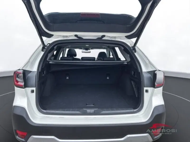 Subaru Outback nuova a Perugia (9)