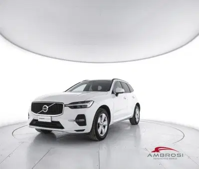 Volvo XC60 B4 Geartronic Momentum del 2022 usata a Corciano