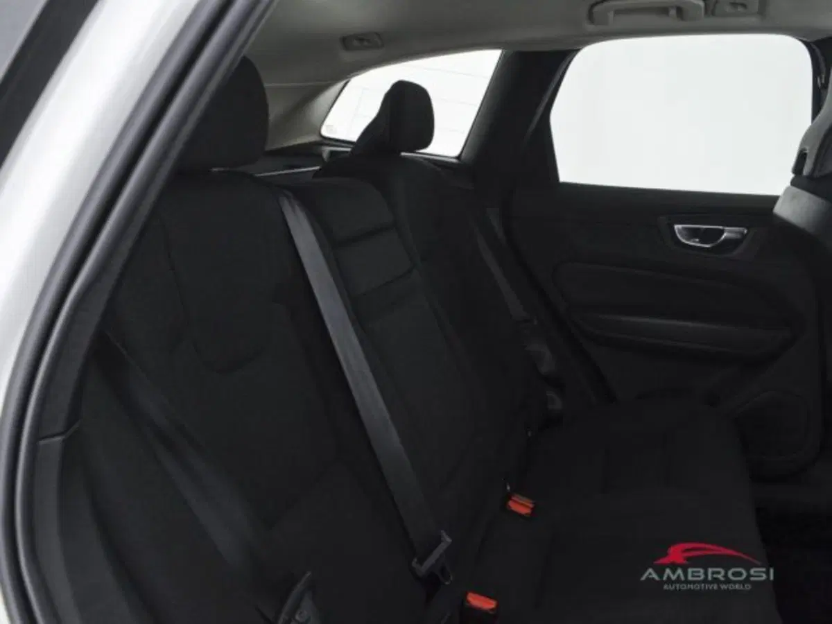 Volvo XC60 usata a Perugia (11)