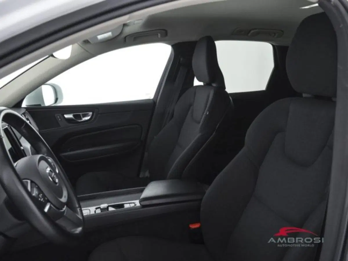 Volvo XC60 usata a Perugia (9)