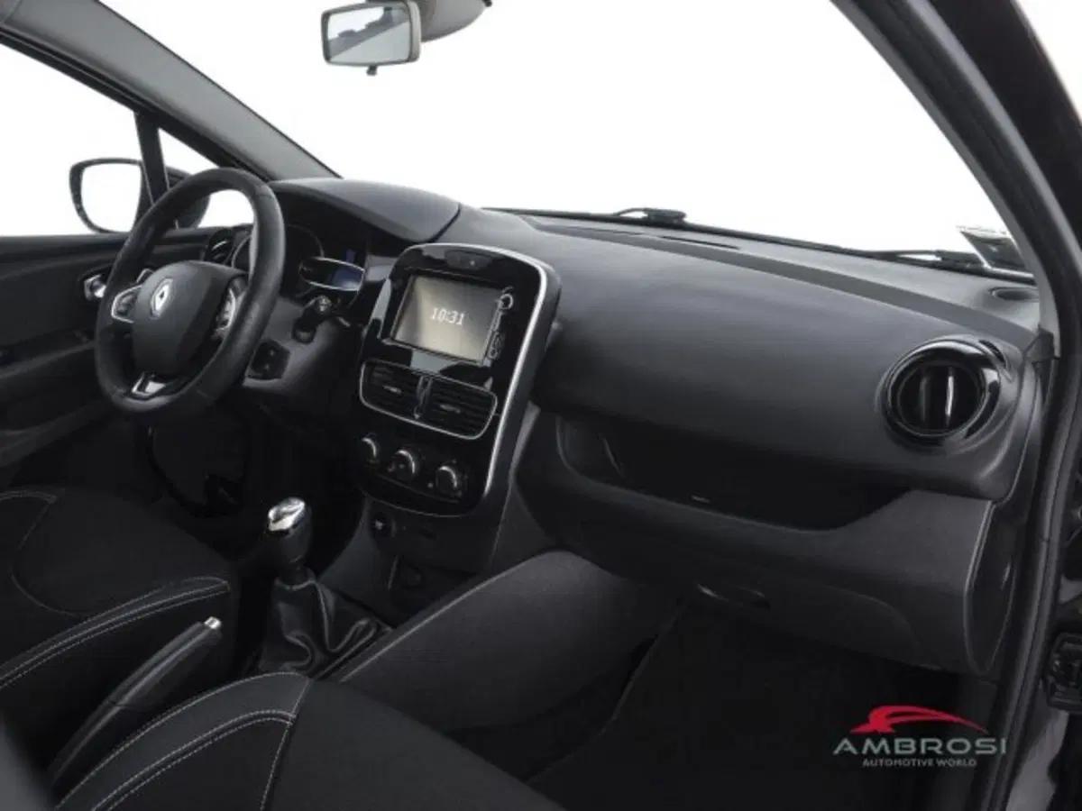 Renault Clio usata a Perugia (12)