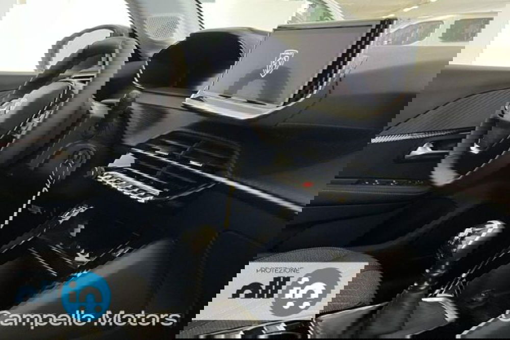 Peugeot 208 nuova a Venezia (14)