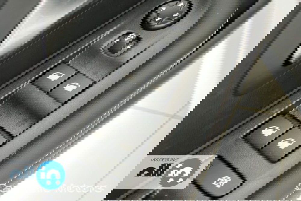 Peugeot 208 nuova a Venezia (16)