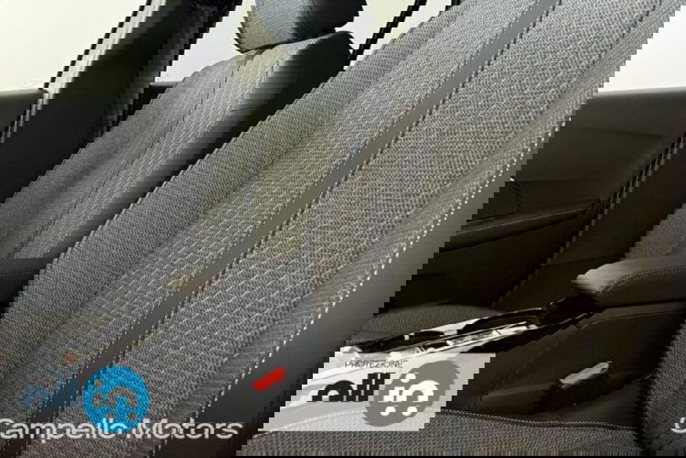 Peugeot 208 nuova a Venezia (5)