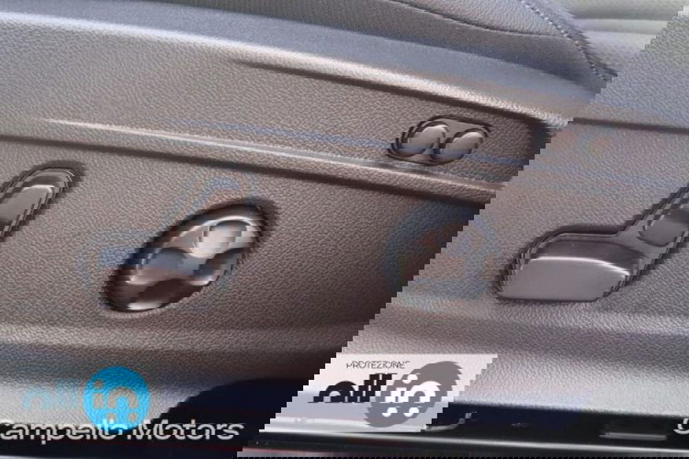 Alfa Romeo Stelvio nuova a Venezia (10)