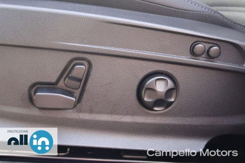 Alfa Romeo Stelvio nuova a Venezia (10)