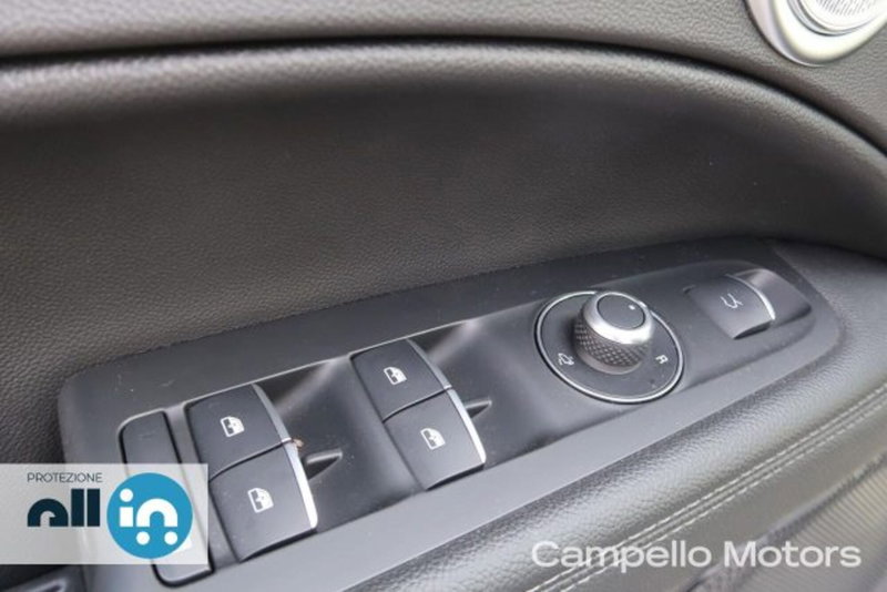 Alfa Romeo Stelvio nuova a Venezia (11)
