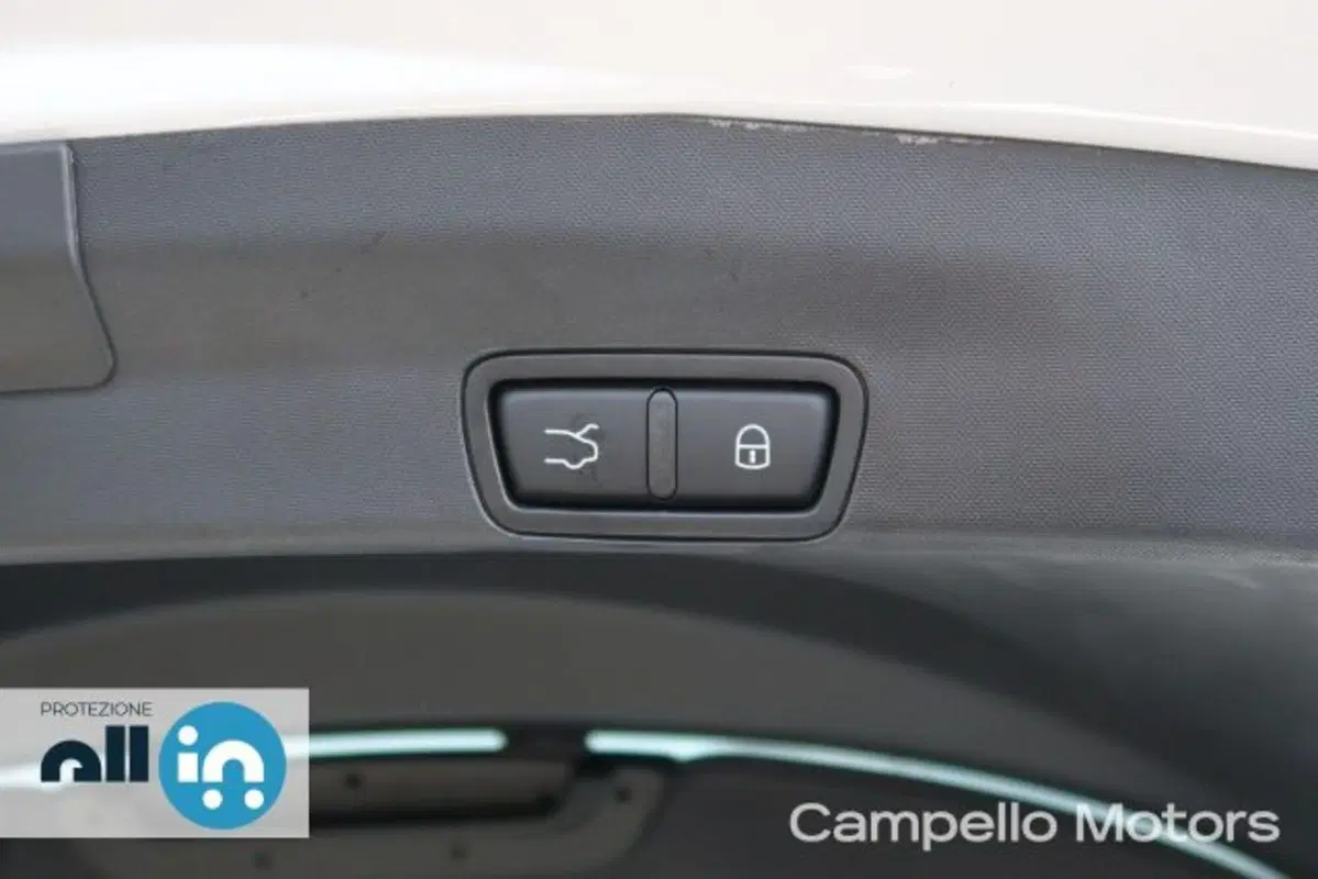 Alfa Romeo Stelvio nuova a Venezia (13)