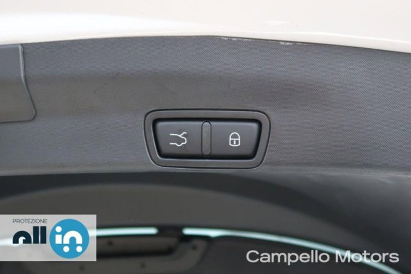 Alfa Romeo Stelvio nuova a Venezia (13)