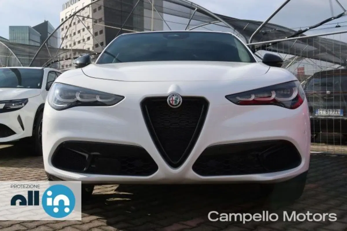 Alfa Romeo Stelvio nuova a Venezia (2)