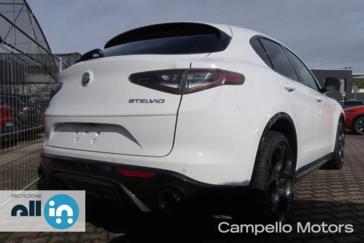 Alfa Romeo Stelvio nuova a Venezia (3)