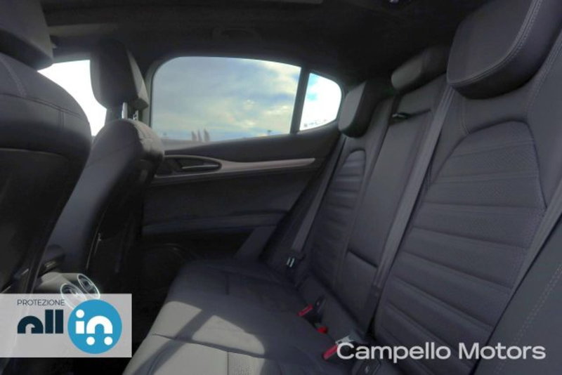 Alfa Romeo Stelvio nuova a Venezia (5)
